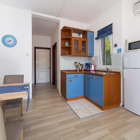 Color Apartment *